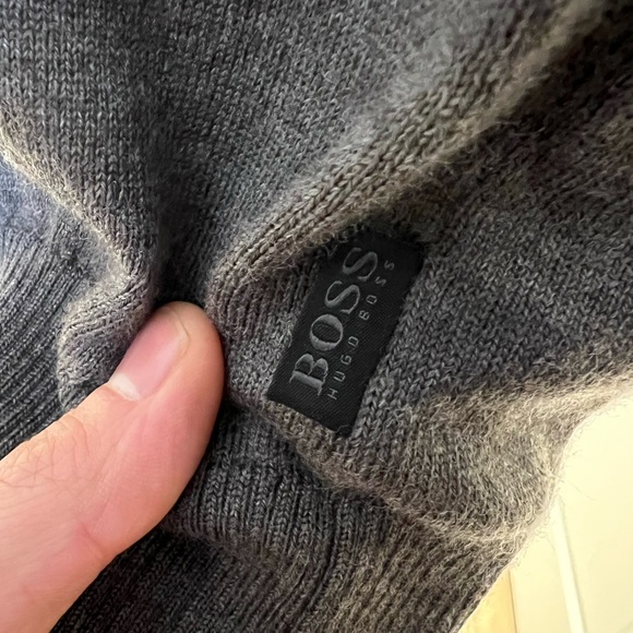Boss sweater Size S Slim fit - Picture 3 of 6